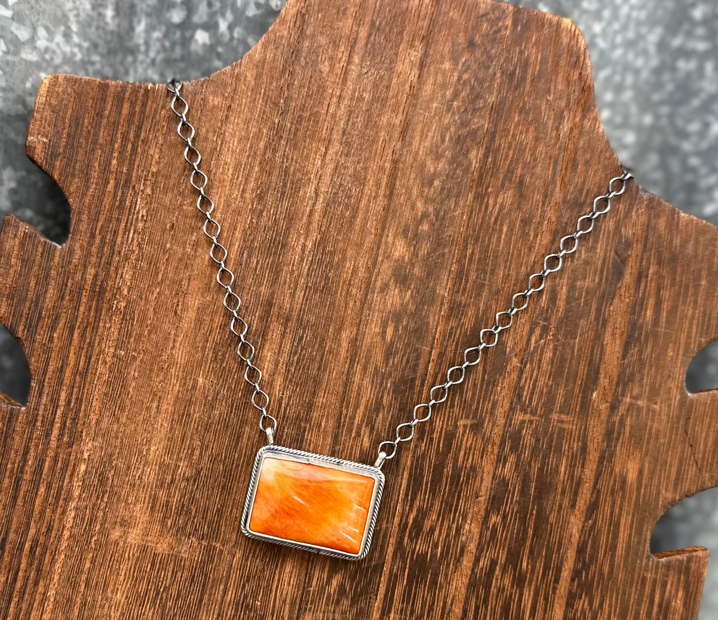 18” ORANGE SPINY OYSTER NECKLACE