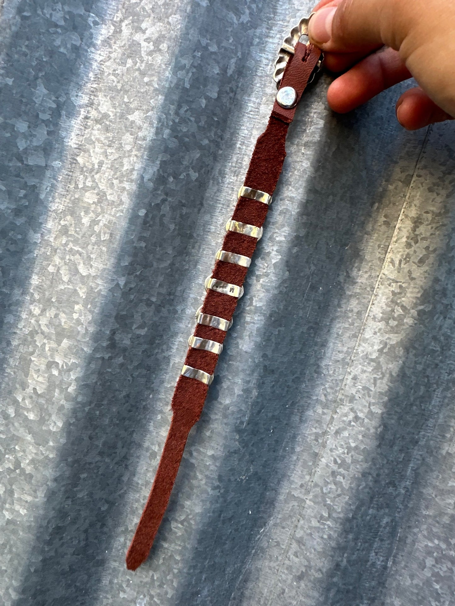 KINGMAN TURQUOISE 7 STONE LEATHER BRACELET