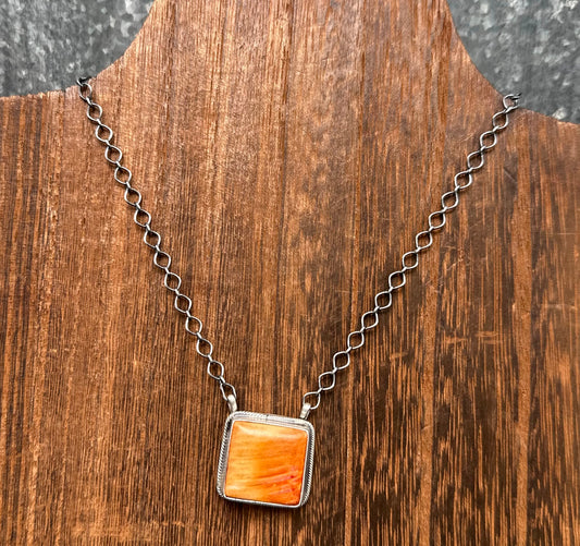 18” ORANGE SPINY OYSTER NECKLACE
