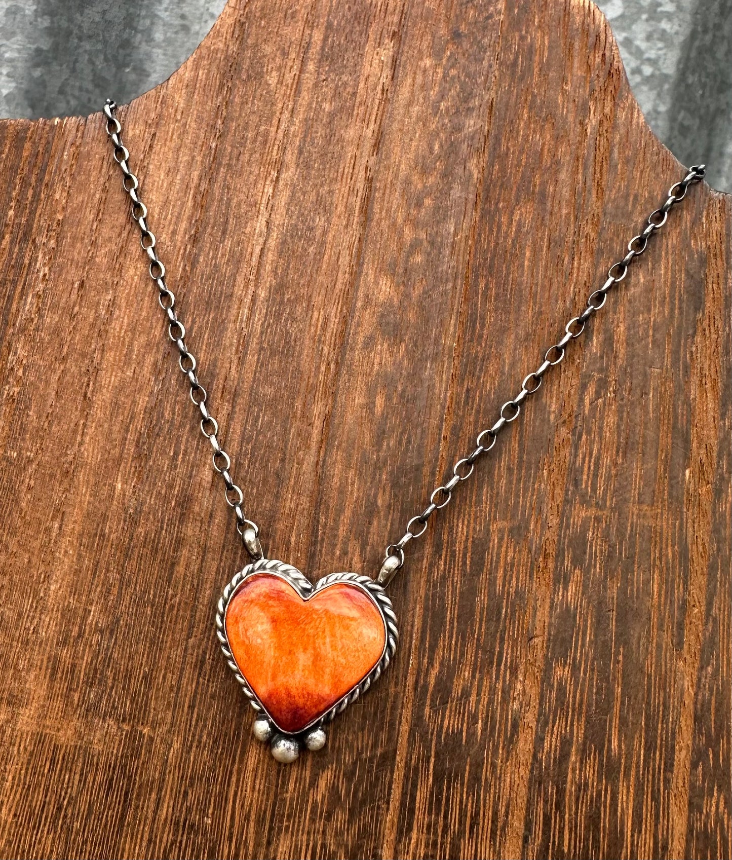 16” ORANGE SPINY OYSTER HEART NECKLACE