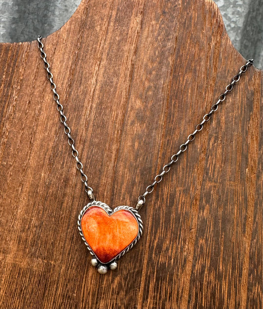 16” ORANGE SPINY OYSTER HEART NECKLACE