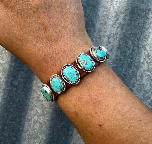 KINGMAN TURQUOISE 7 STONE LEATHER BRACELET