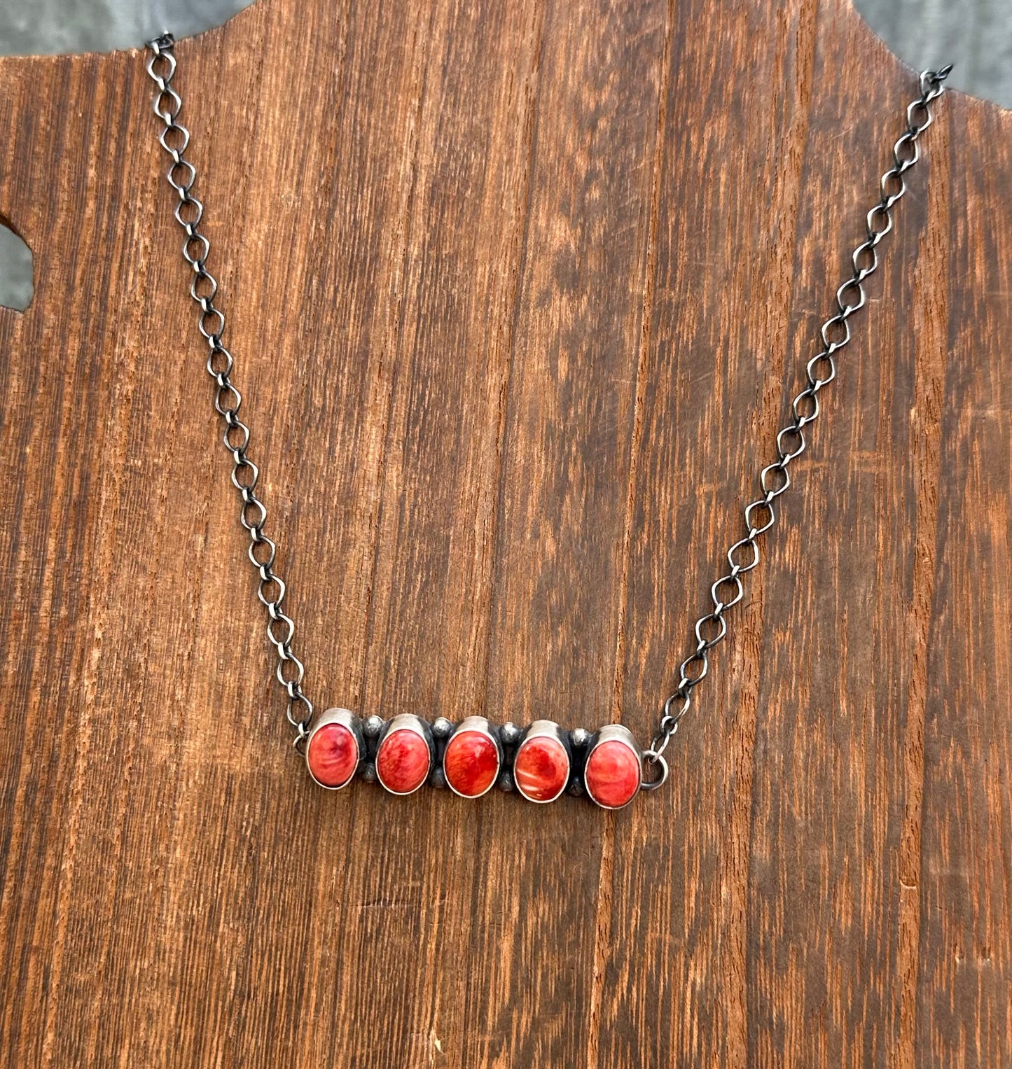 18” RED SPINY OYSTER MULTI STONE BAR NECKLACE