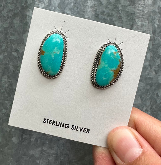 KINGMAN TURQUOISE STUDS