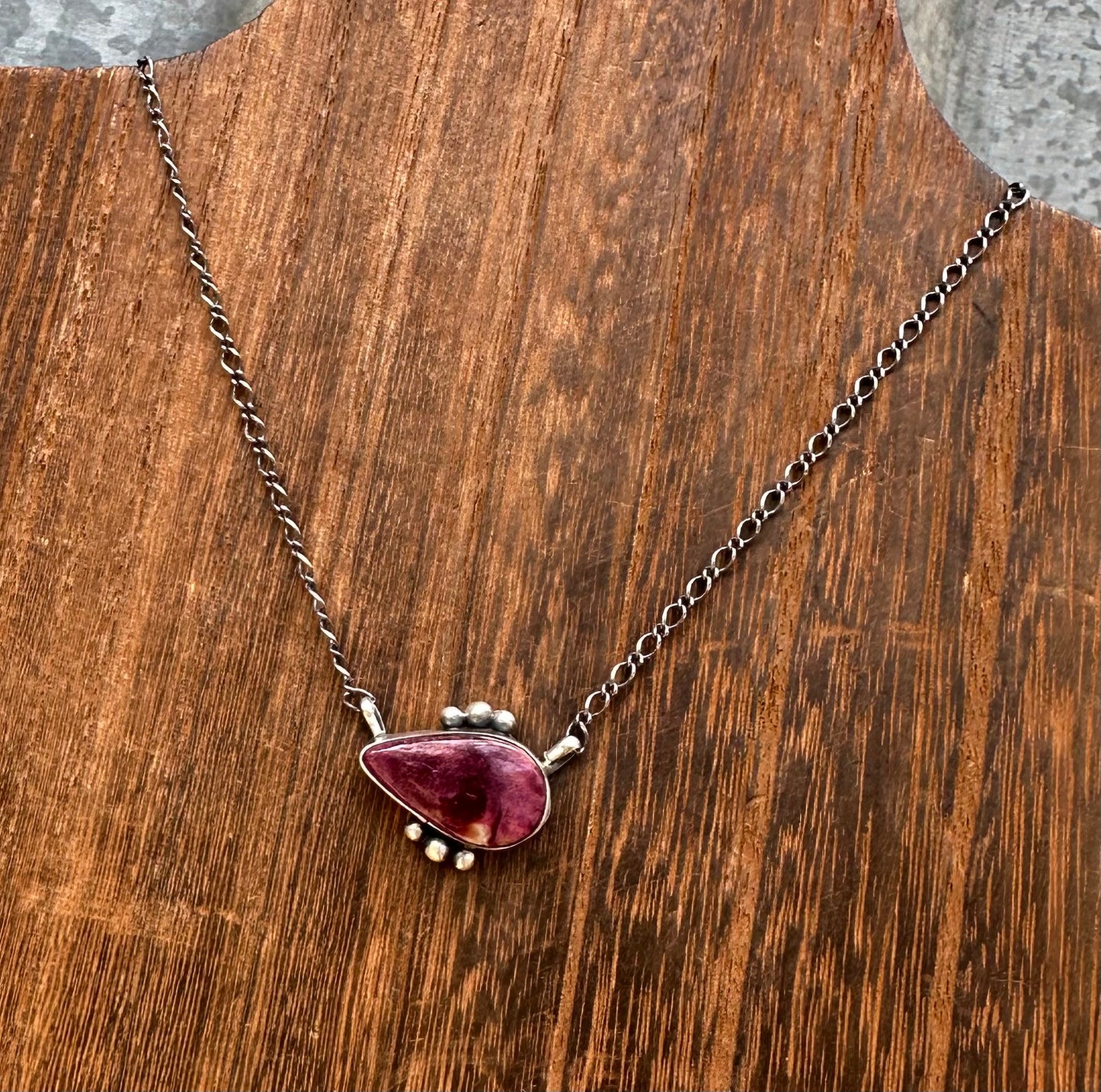 18” PURPLE SPINY OYSTER NECKLACE