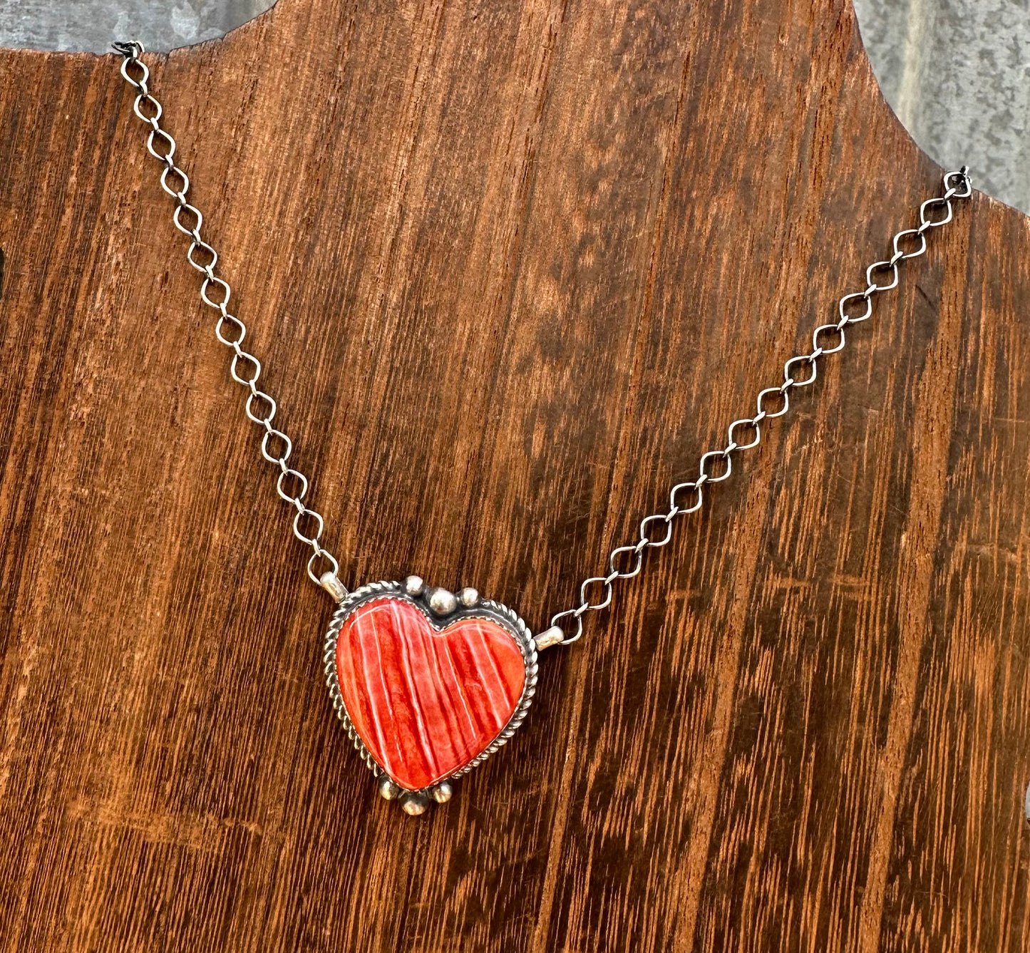18” RED SPINY OYSTER HEART NECKLACE
