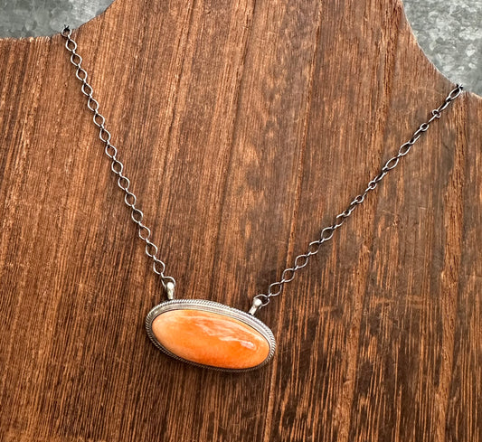 18” ORANGE SPINY OYSTER BAR NECKLACE