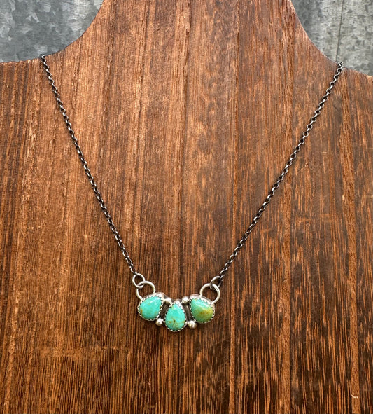 16” KINGMAN TURQUOISE HALF CLUSTER NECKLACE