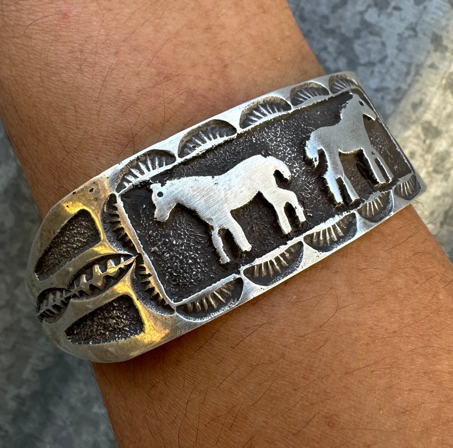 STERLING SILVER HORSE SHOWCASE CUFF