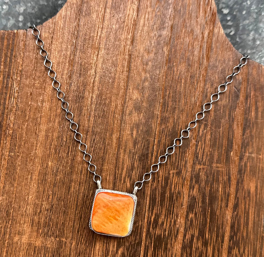 18” ORANGE SPINY OYSTER NECKLACE