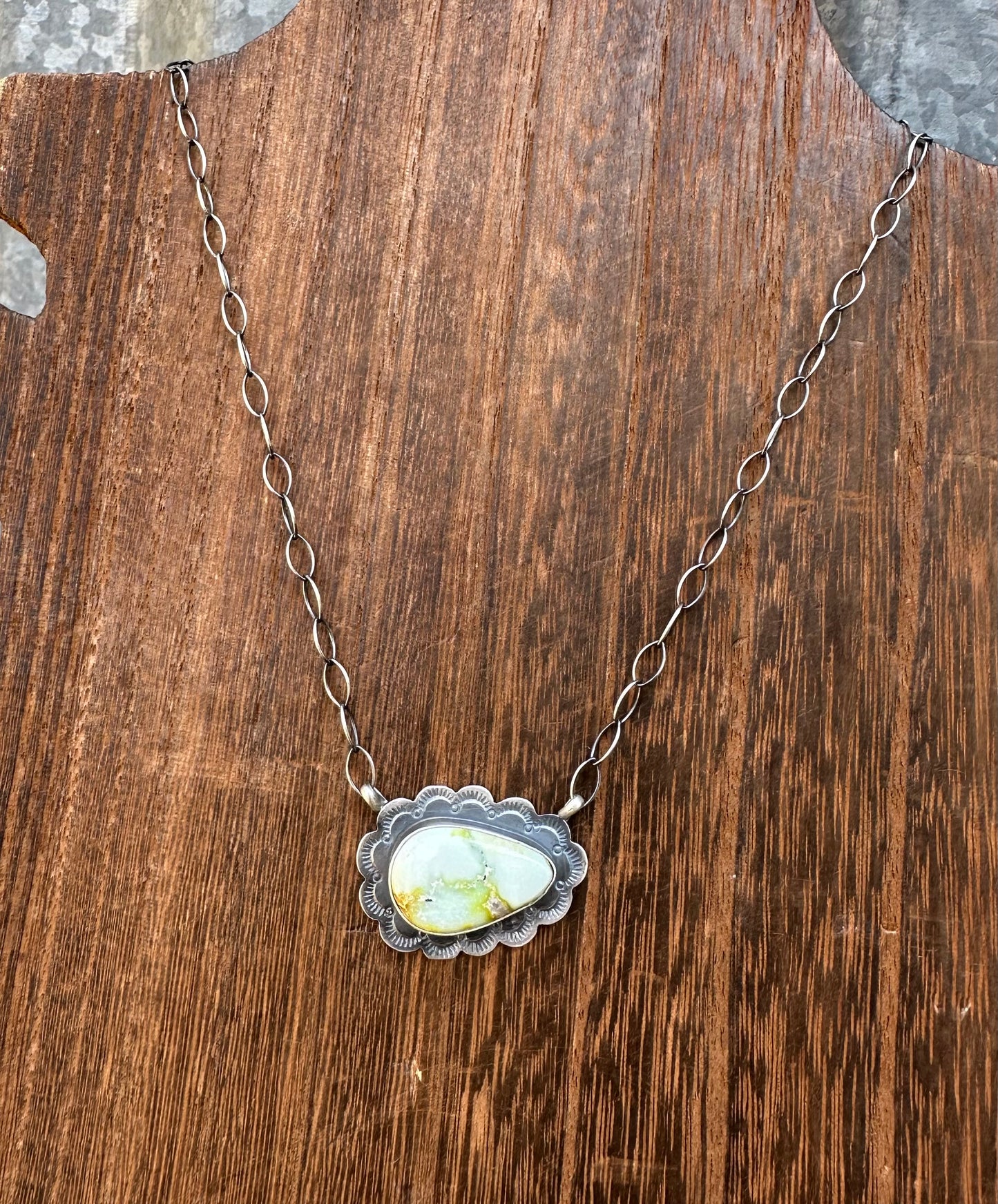 18” PALOMINO SCALLOPED NECKLACE