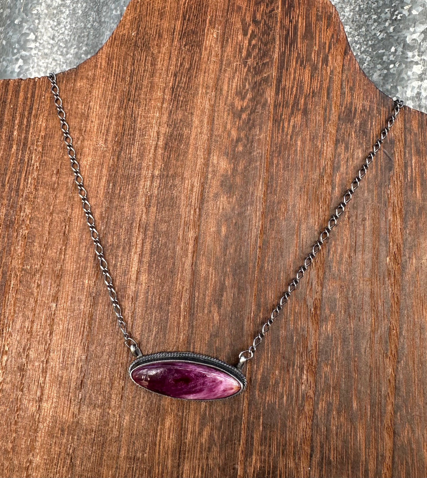 18” PURPLE SPINY OYSTER NECKLACE