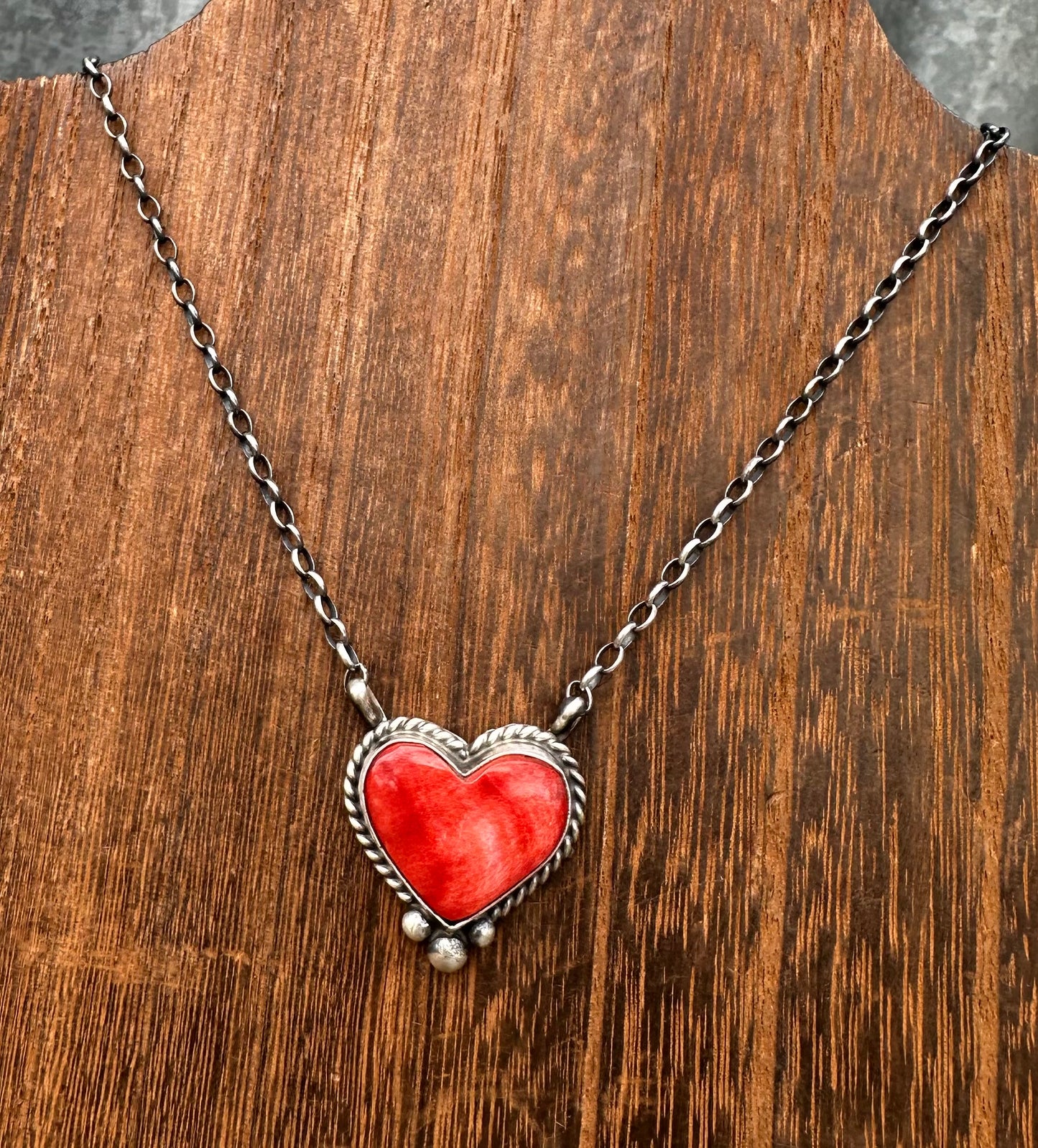 16” RED SPINY OYSTER HEART NECKLACE