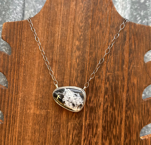 18” WHITE BUFFALO NECKLACE