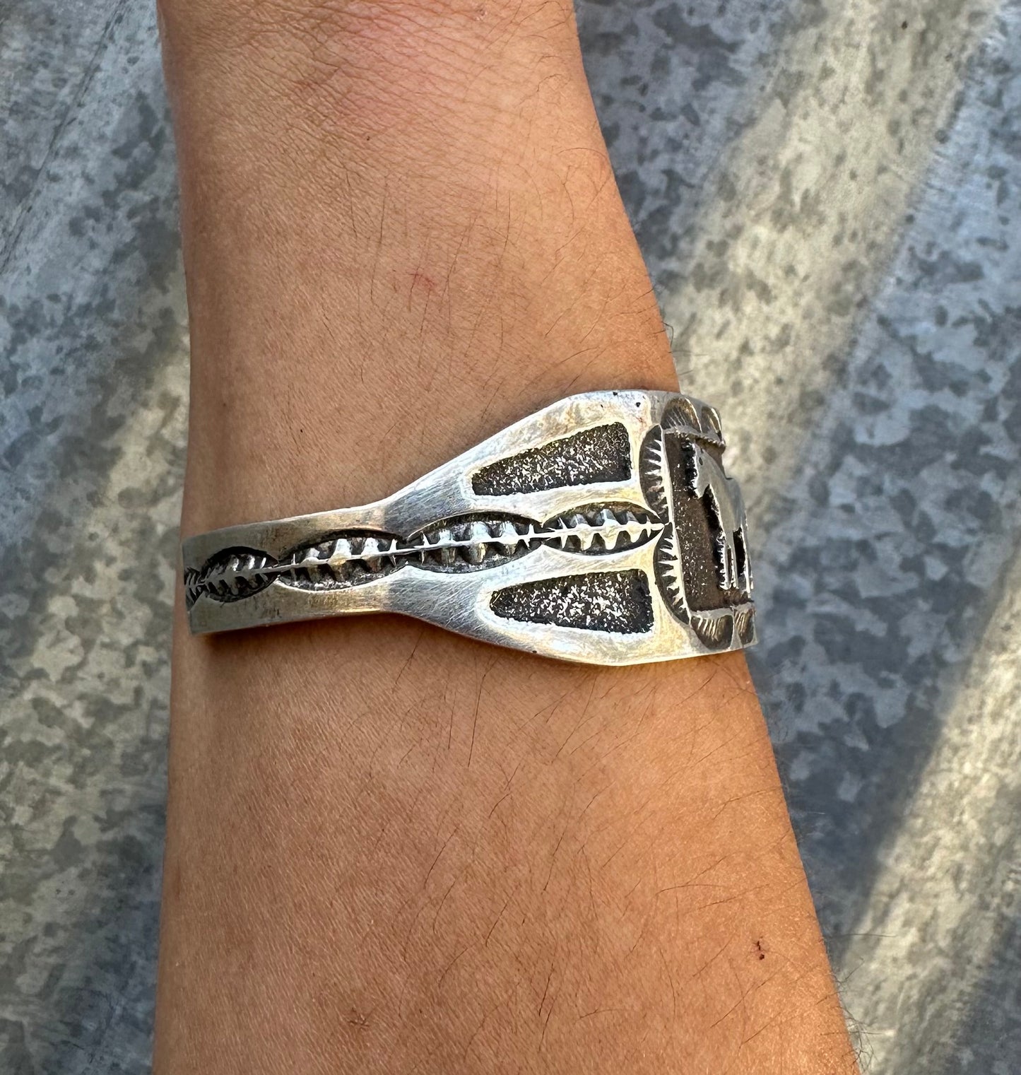 STERLING SILVER HORSE SHOWCASE CUFF