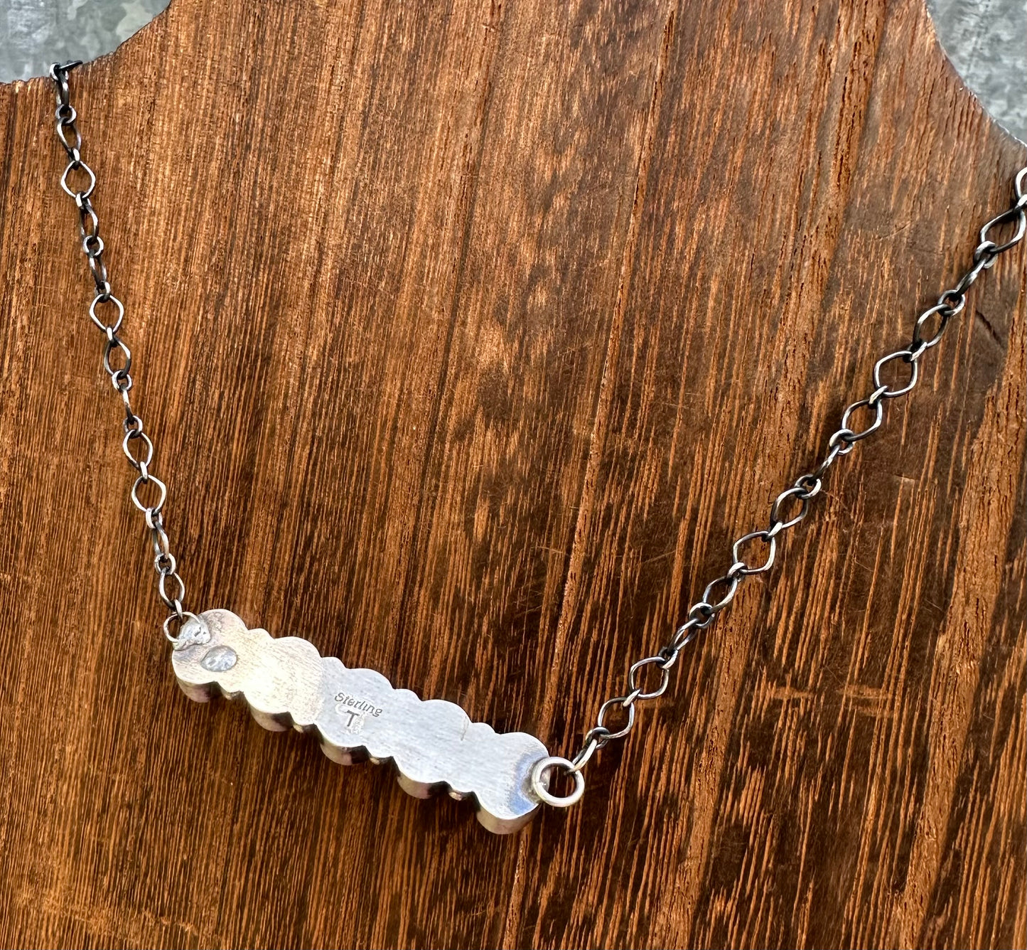 18” RED SPINY OYSTER MULTI STONE BAR NECKLACE