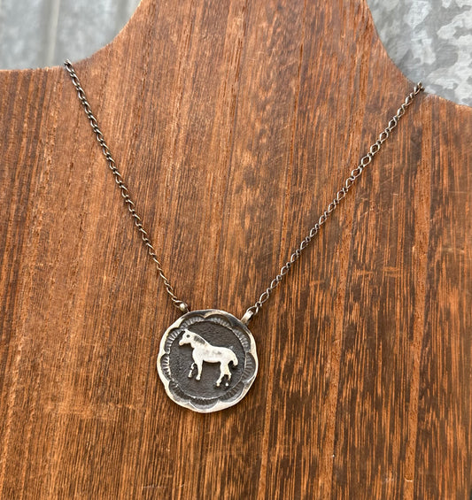 18” HORSE SHOWCASE NECKLACE
