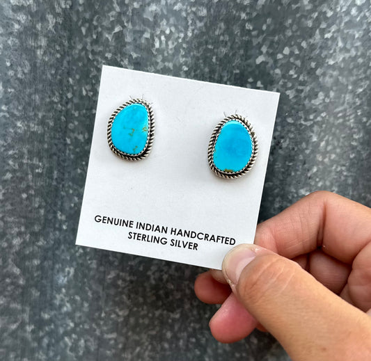 KINGMAN TURQUOISE STUDS