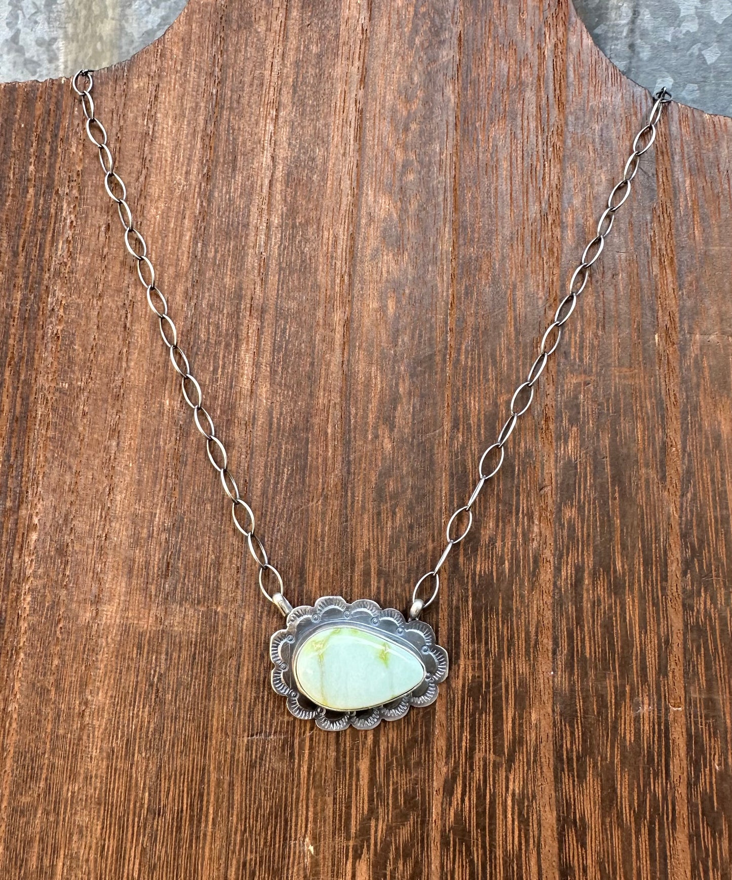 18” PALOMINO SCALLOPED NECKLACE