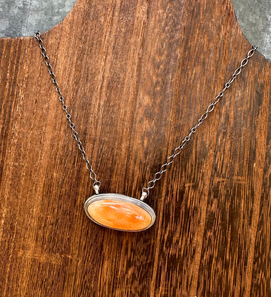 18” ORANGE SPINY OYSTER BAR NECKLACE