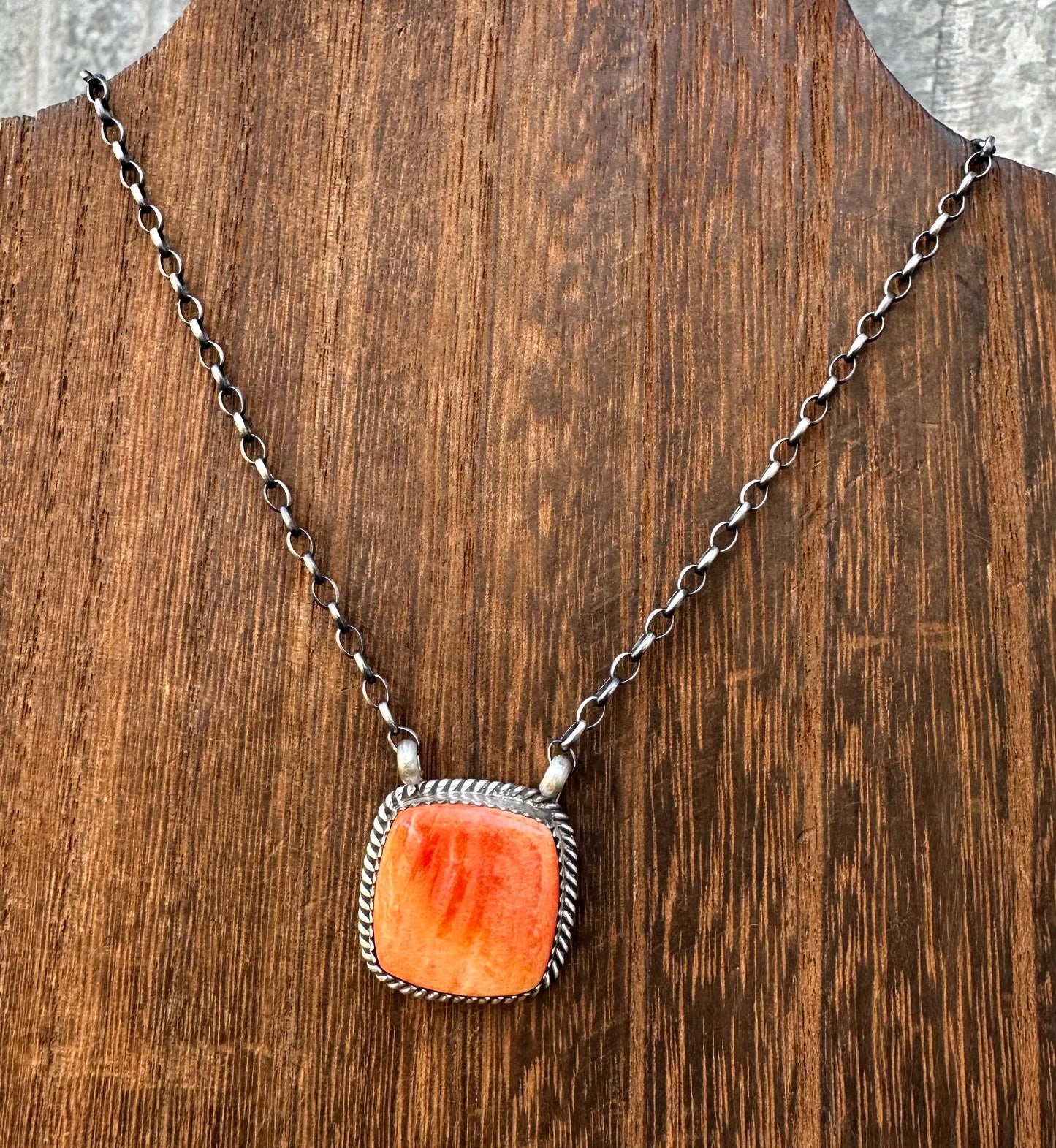16” ORANGE SPINY OYSTER NECKLACE