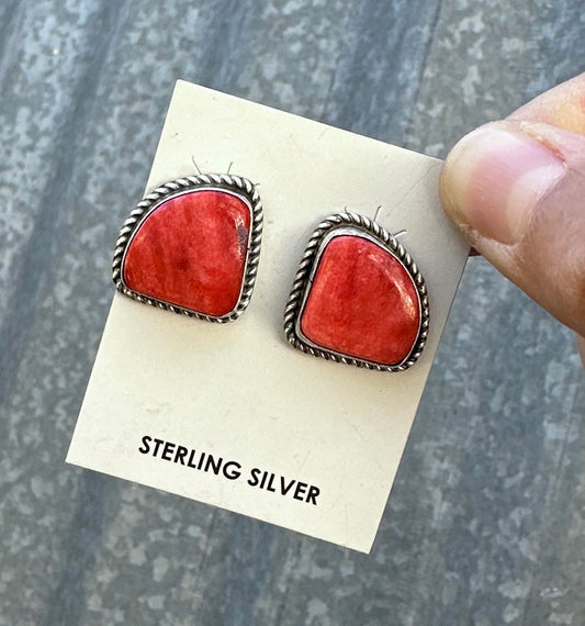 RED SPINY OYSTER STUDS
