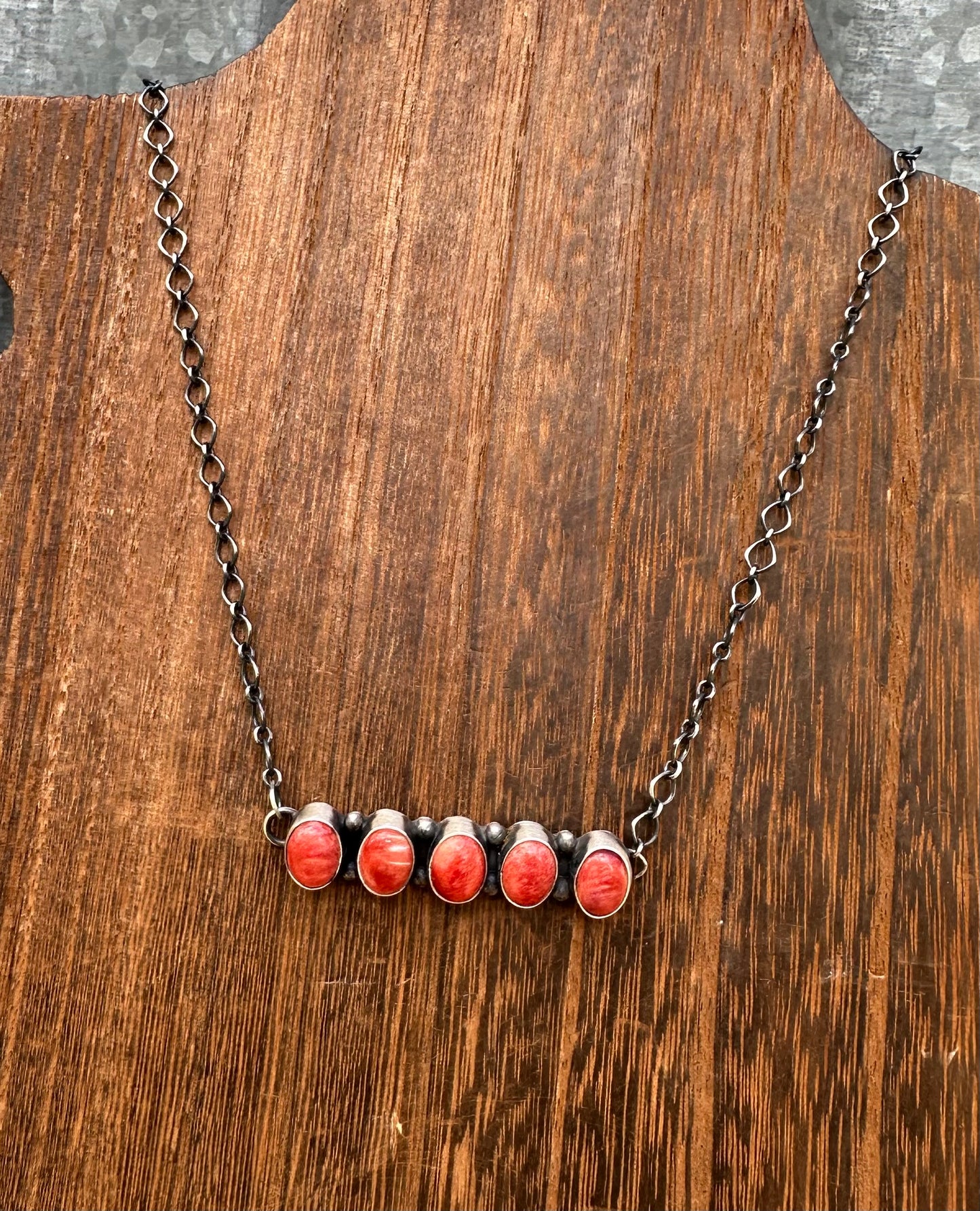 16” RED SPINY OYSTER MULTI STONE BAR NECKLACE