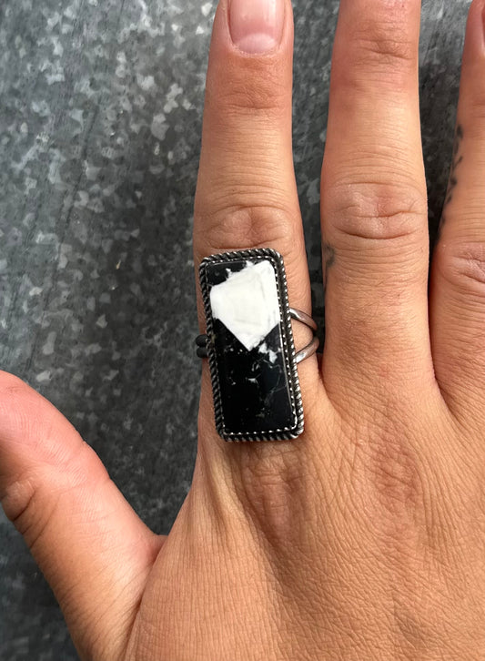 WHITE BUFFALO ADJUSTABLE BAR RING