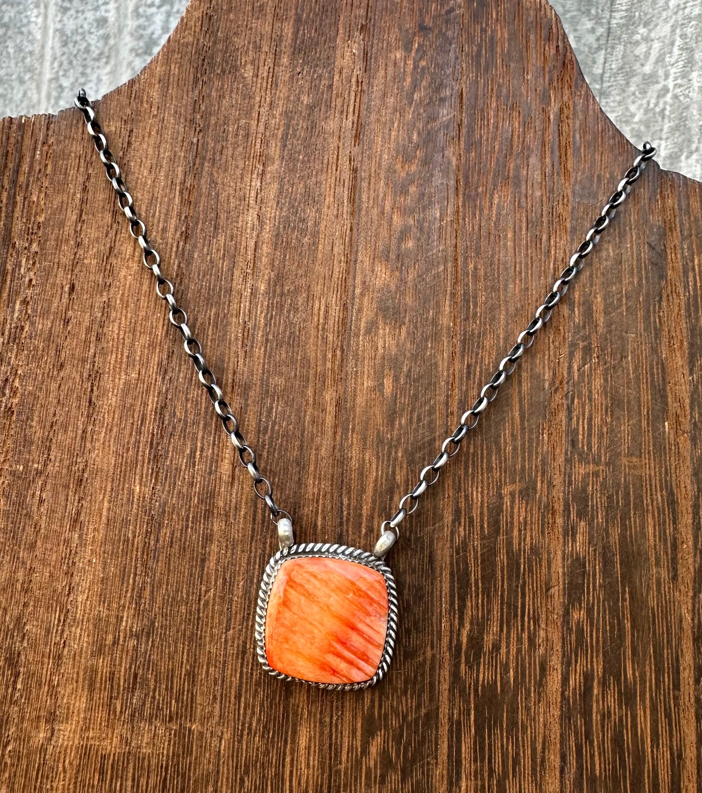 16” ORANGE SPINY OYSTER NECKLACE