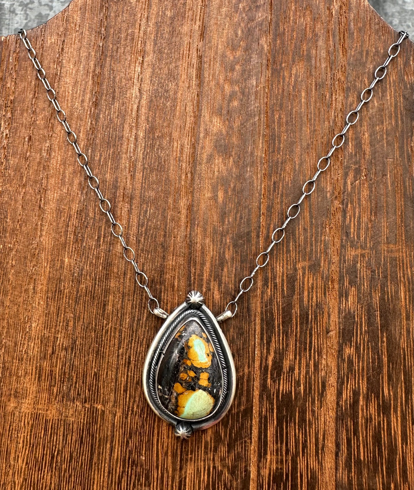 18” BLACKJACK TURQUOISE STARBURST DETAIL NECKLACE