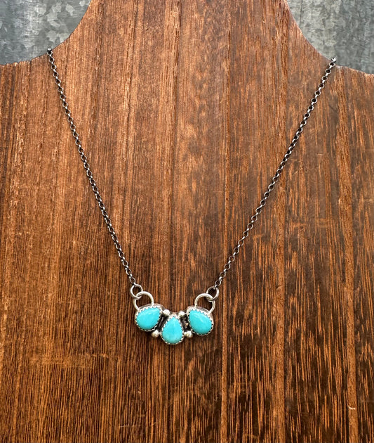 16” KINGMAN TURQUOISE HALF CLUSTER NECKLACE