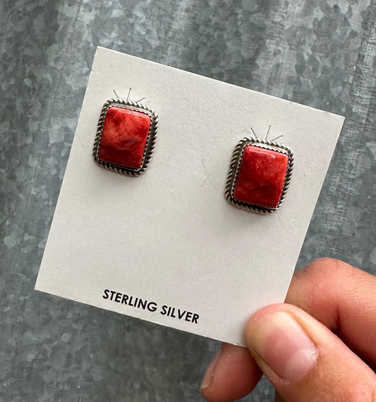 RED SPINY OYSTER STUDS
