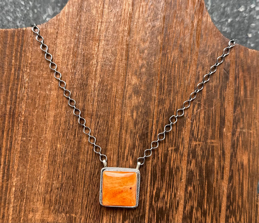 18” ORANGE SPINY OYSTER NECKLACE