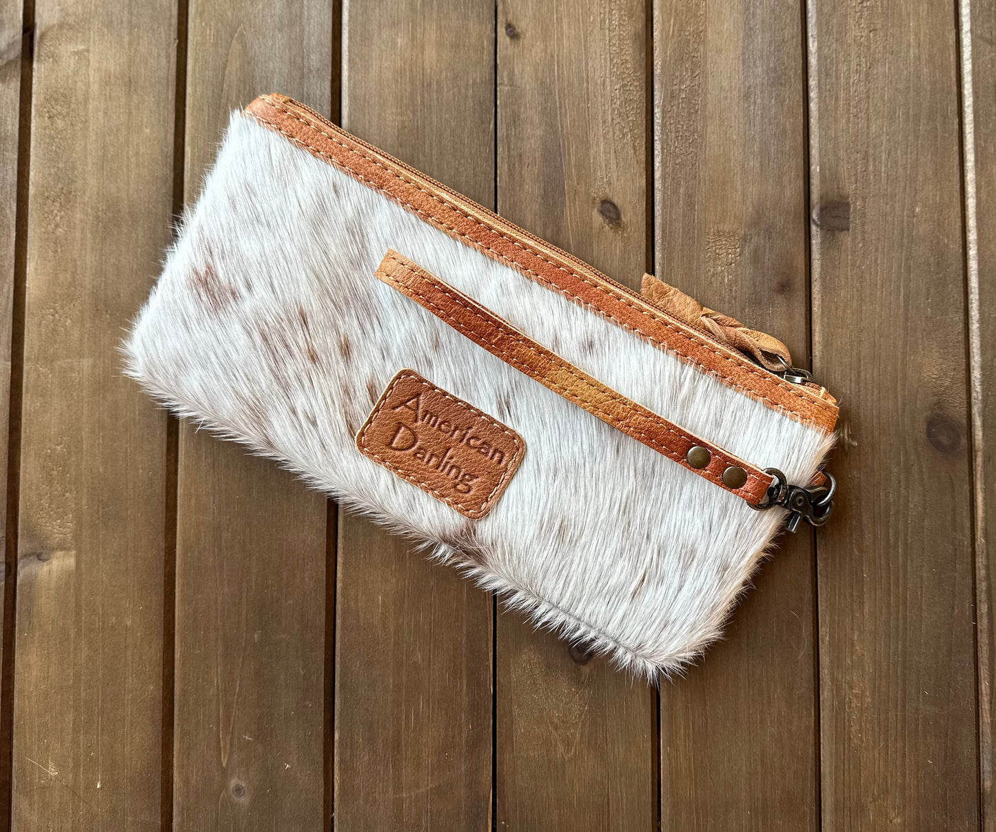 DREAMER MAKEUP WRISTLET