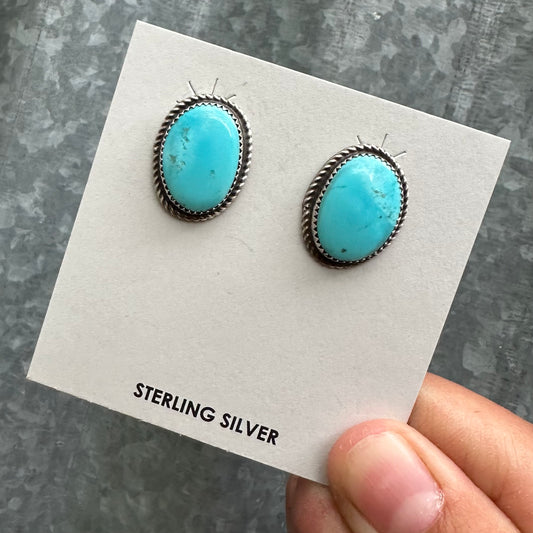 KINGMAN TURQUOISE STUDS