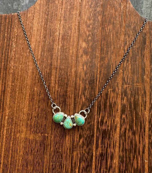 16” KINGMAN TURQUOISE HALF CLUSTER NECKLACE