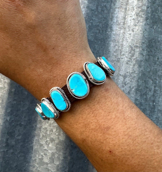 KINGMAN TURQUOISE 7 STONE LEATHER BRACELET