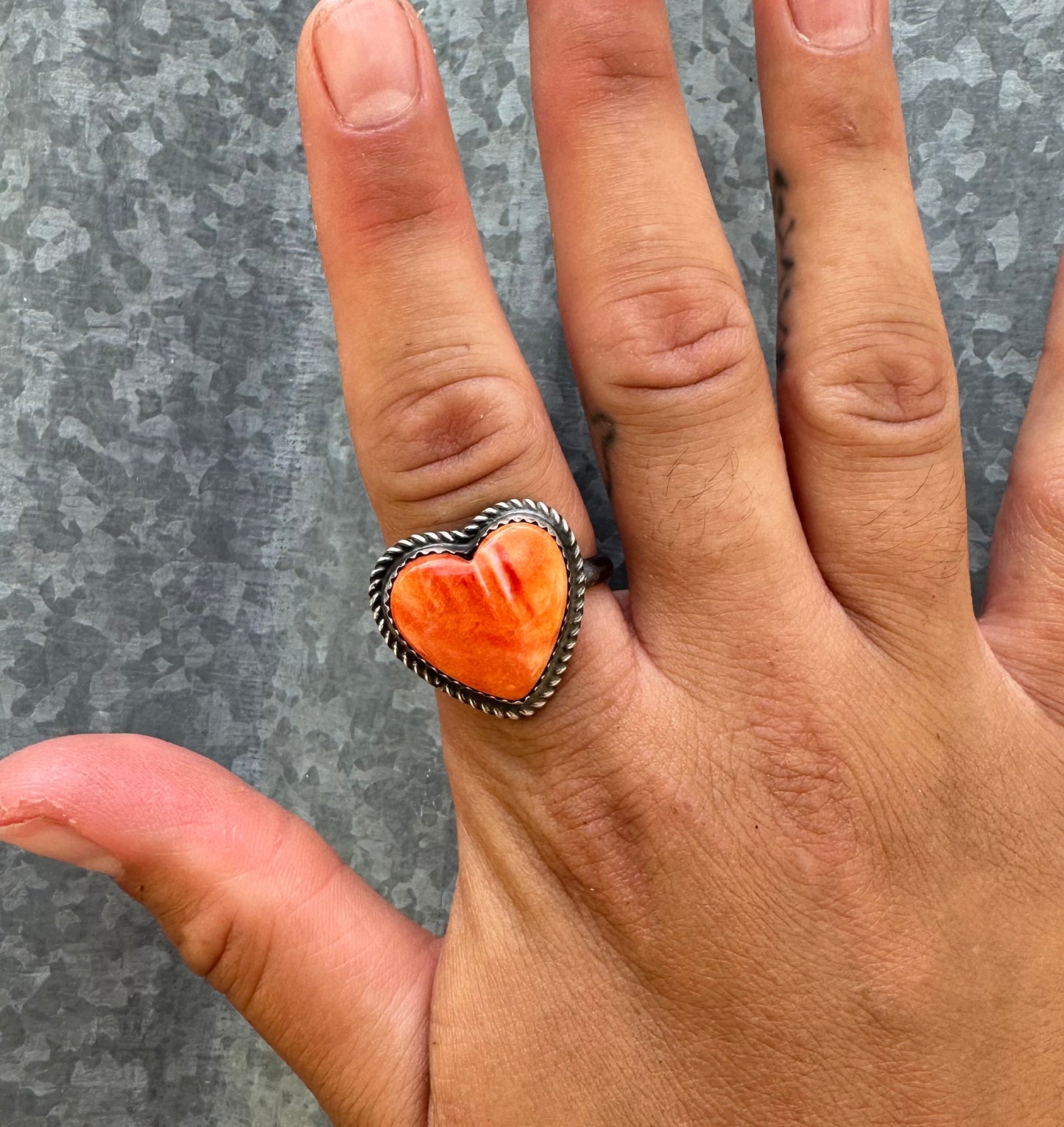 ADJUSTABLE ORANGE SPINY OYSTER HEART RING
