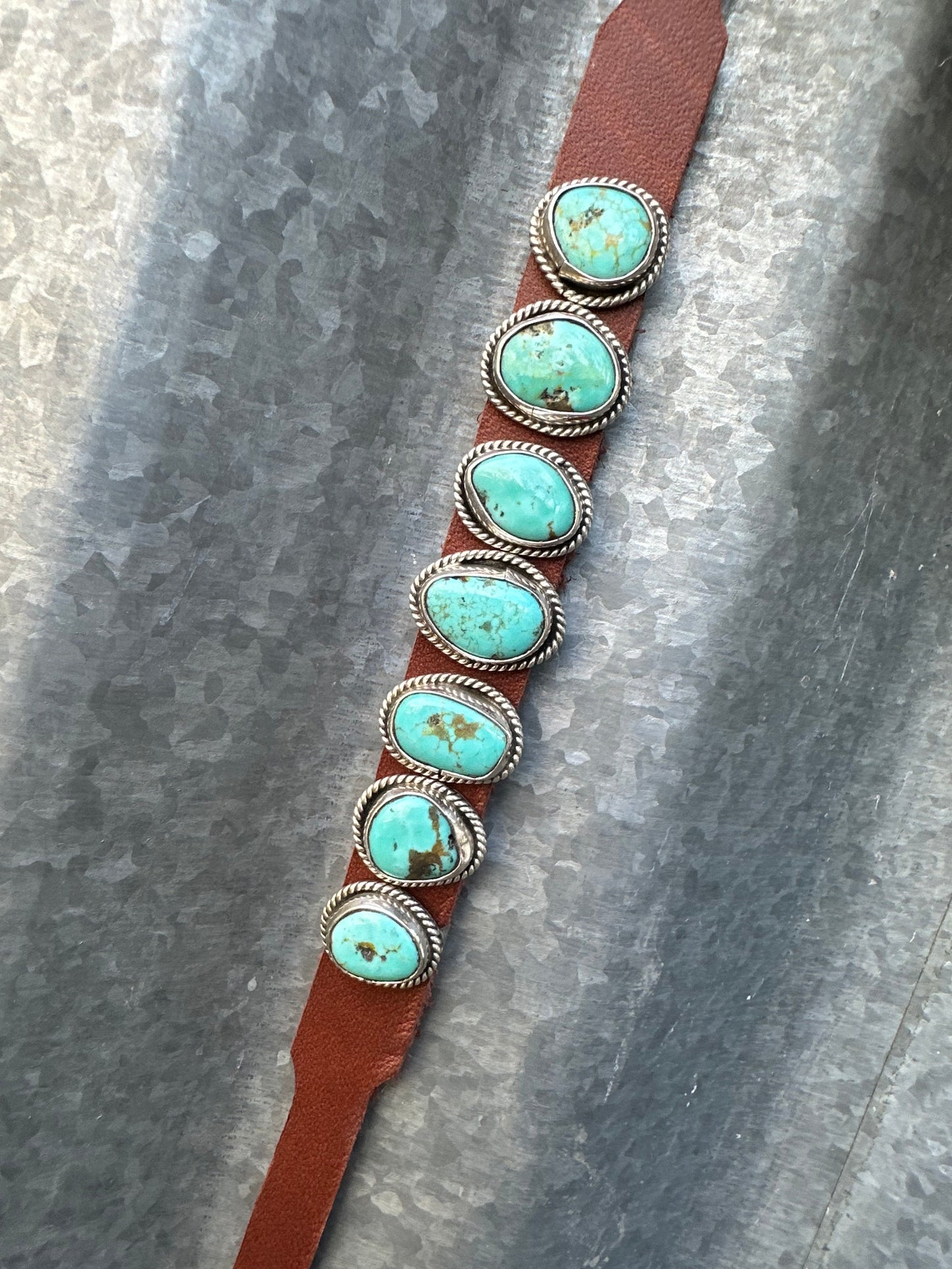 KINGMAN TURQUOISE 7 STONE LEATHER BRACELET