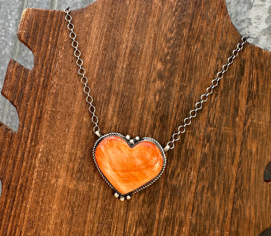 18” ORANGE SPINY OYSTER HEART NECKLACE